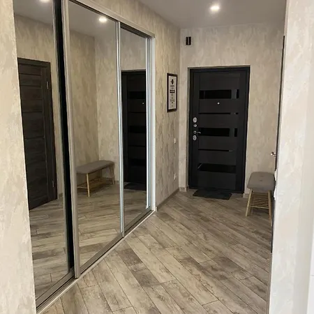 Crown Apartment *